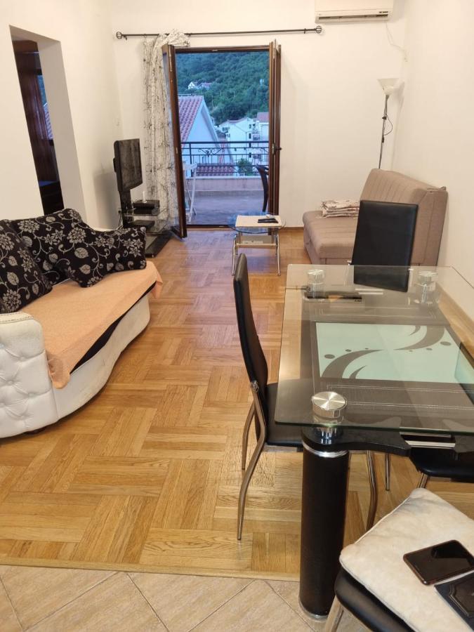 Apartments Sneza Risan Εξωτερικό φωτογραφία