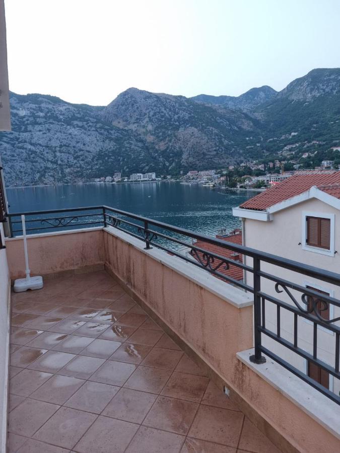 Apartments Sneza Risan Εξωτερικό φωτογραφία