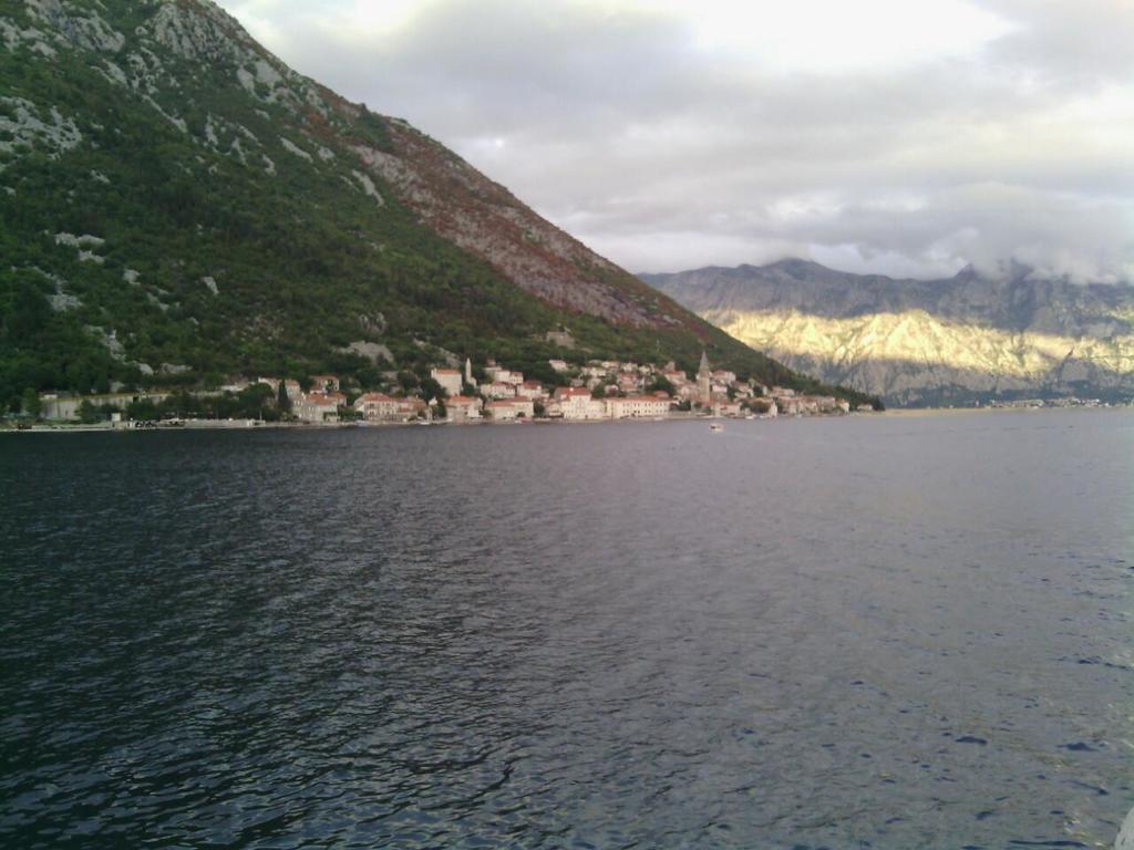 Apartments Sneza Risan Εξωτερικό φωτογραφία