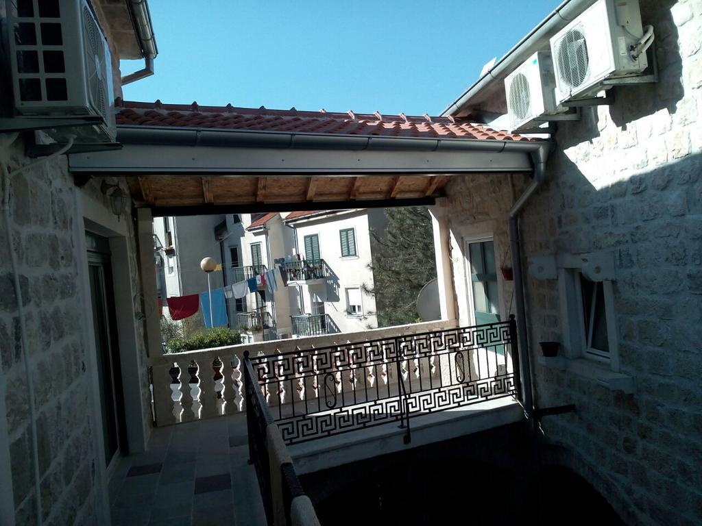 Apartments Sneza Risan Εξωτερικό φωτογραφία
