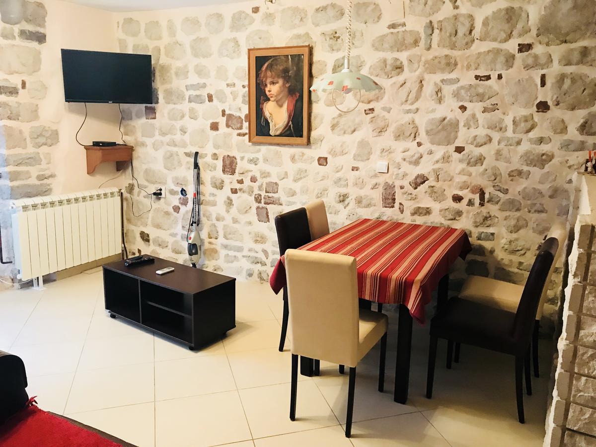 Apartments Sneza Risan Εξωτερικό φωτογραφία