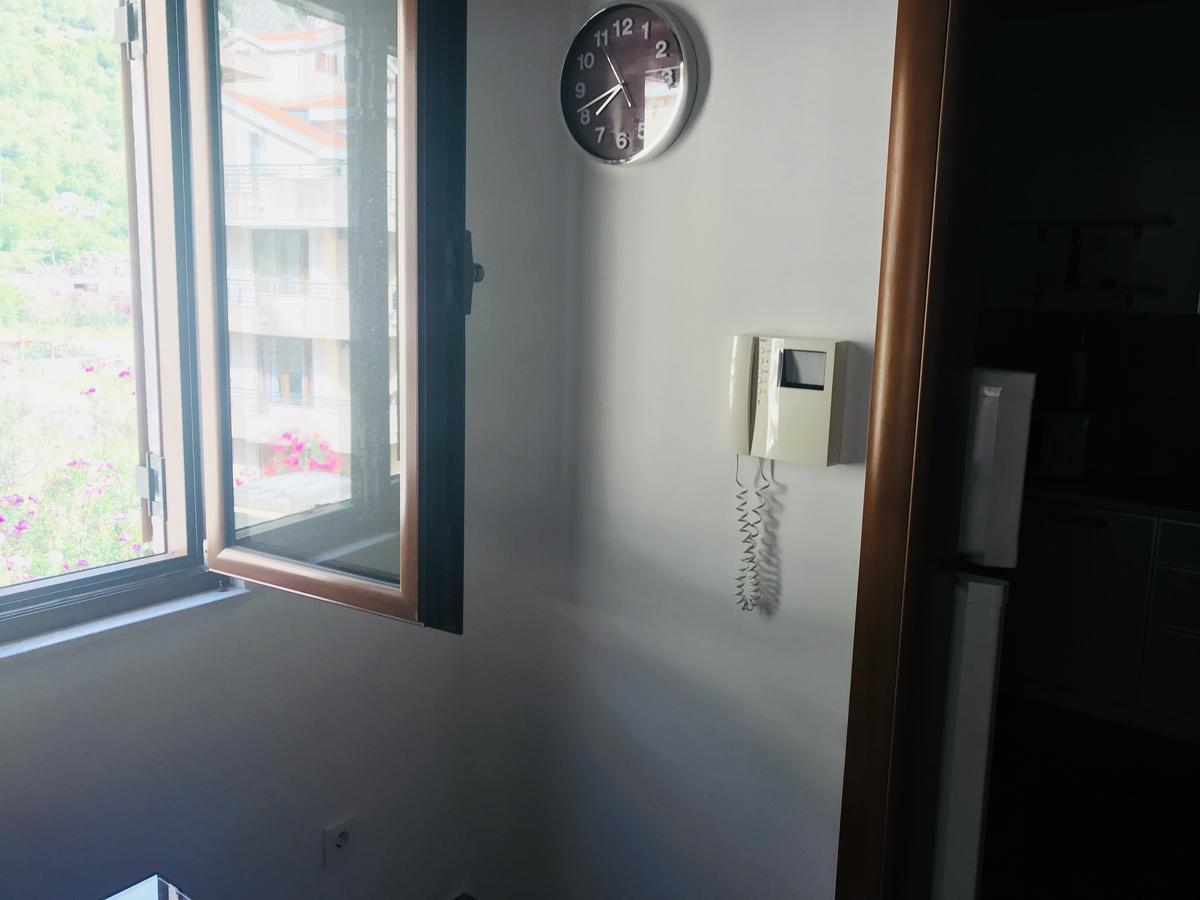 Apartments Sneza Risan Εξωτερικό φωτογραφία